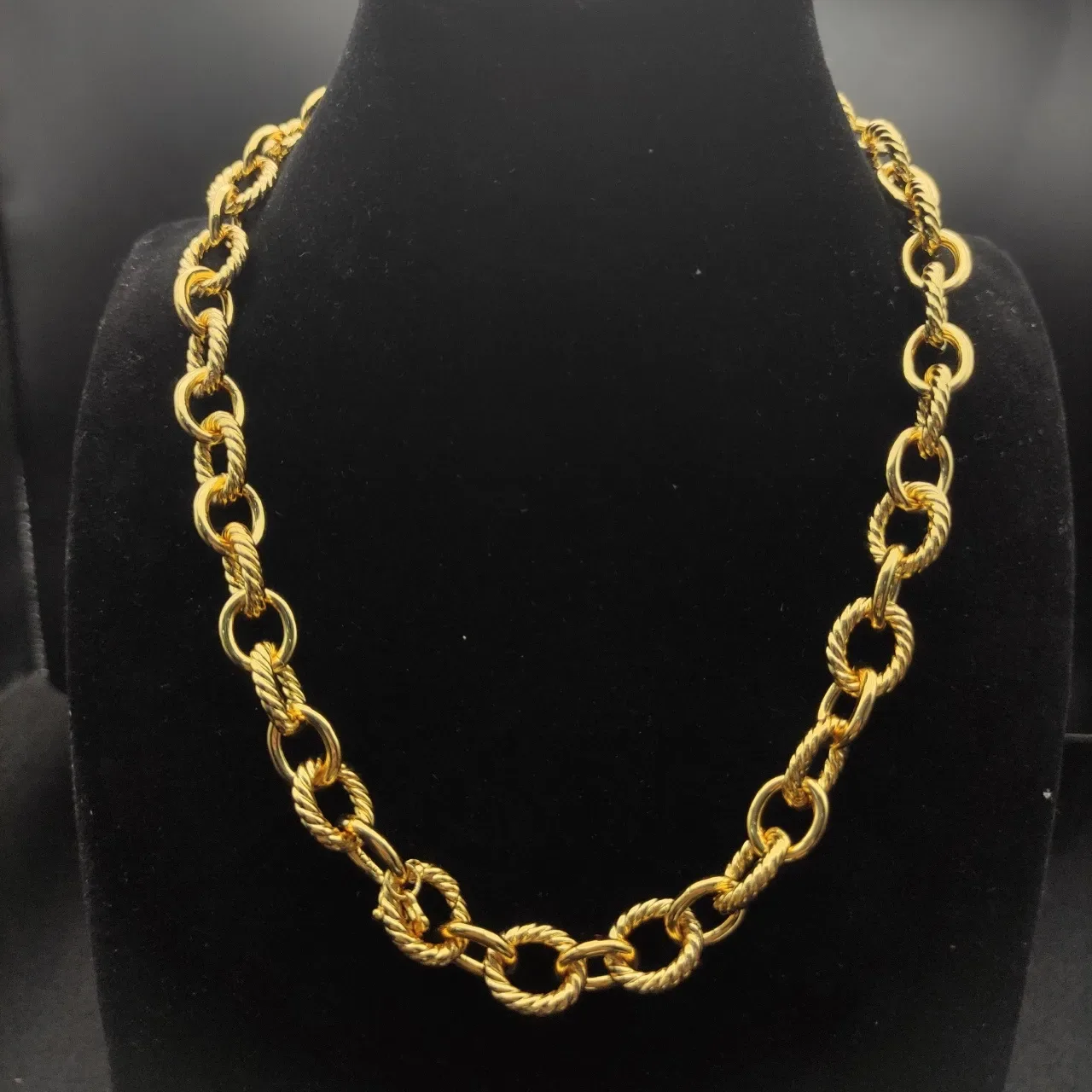 Gold Twisted Rope-Link Chain Necklace 4