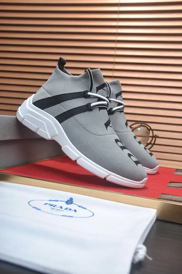 Sneaker lifestyle gris et noir en maille haut 3