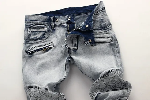 Jean en denim gris noir déchiré avec lavage léger et panneaux contrastants cousus 8
