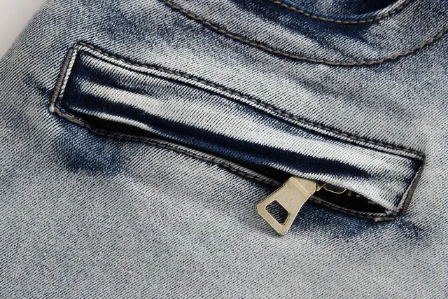 Jean en denim gris noir déchiré avec lavage léger et panneaux contrastants cousus 17
