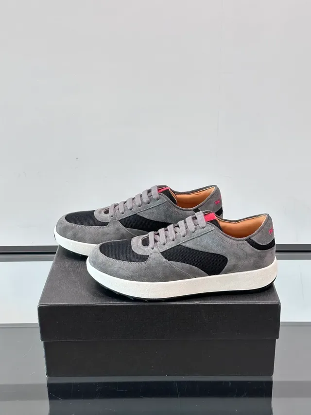 Gray Black Suede And Mesh Panel Construction Low-Top Silhouette Sneakers 4