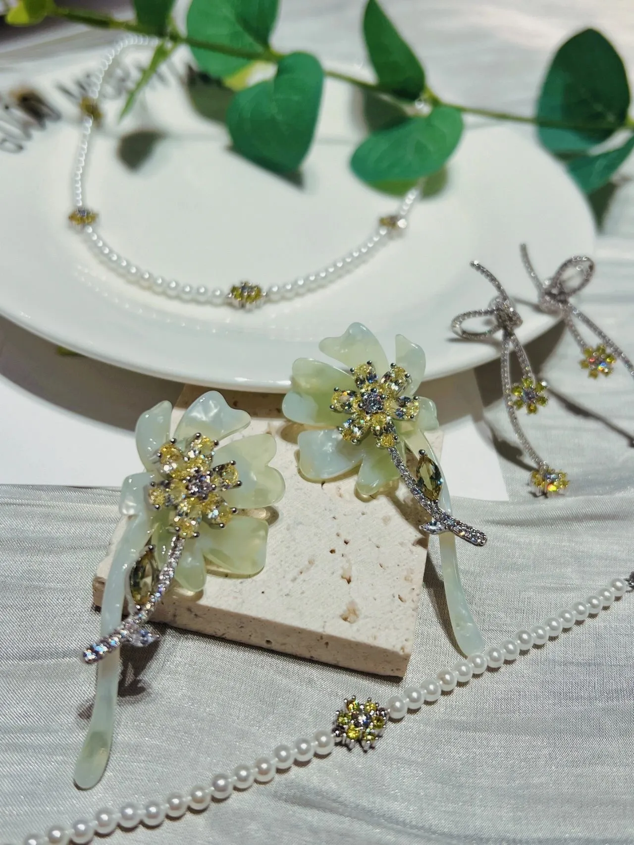 Green White Floral Jade-Like Petals Pearl Strand Earrings 6