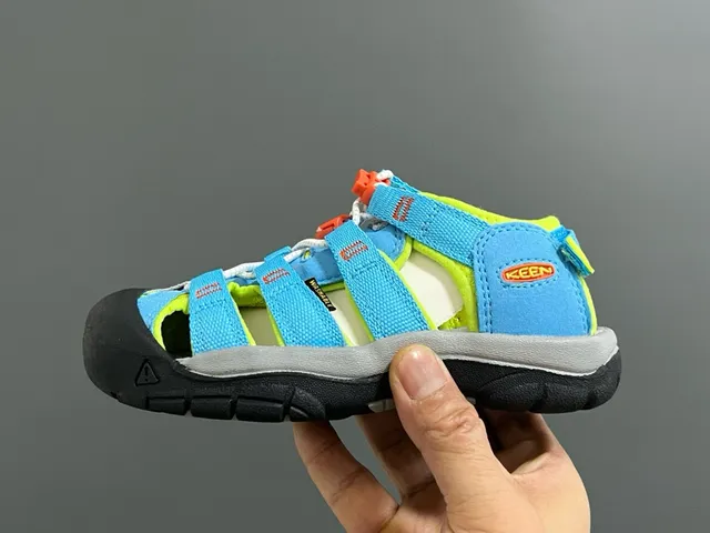 KEEN 蓝绿色可调节魔术贴鞋带橡胶鞋头护垫休闲凉鞋 15