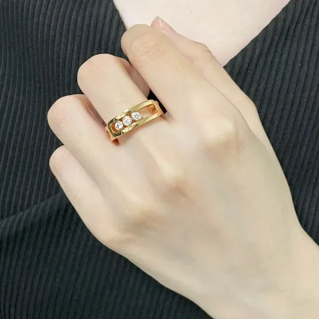 Messika Move Noa Three-Stone Channel-Set Diamond Ring 9