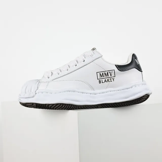 MMY Blakey White and Black Quilted Toe Lifestyle Sneakers 9