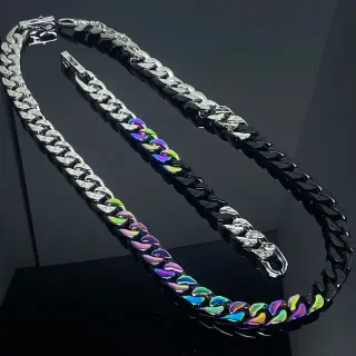 Collier Chaîne Curb Link Lourde Finition Iridescente Arc-en-Ciel Noir Multicolore