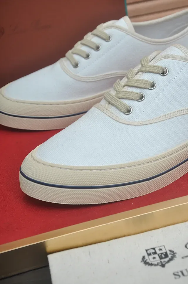 Off-White Tênis de Lona Low-Top Sola Plana Casual 2