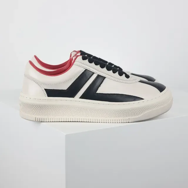 Off-White كريم أسود أحمر بانلد لوتوب سنيكرز 3