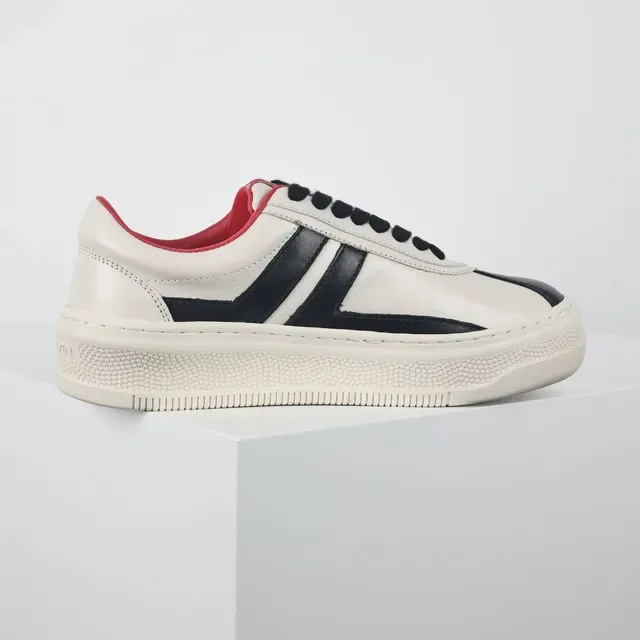 Off-White كريم أسود أحمر بانلد لوتوب سنيكرز 7
