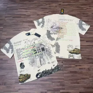 تي شيرت Off-White كريمي بطباعة جرافيك لمخطط تقني