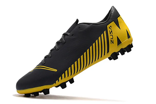 Orange et blanc tacheté Low-Cut Firm-Ground chaussures de football 18
