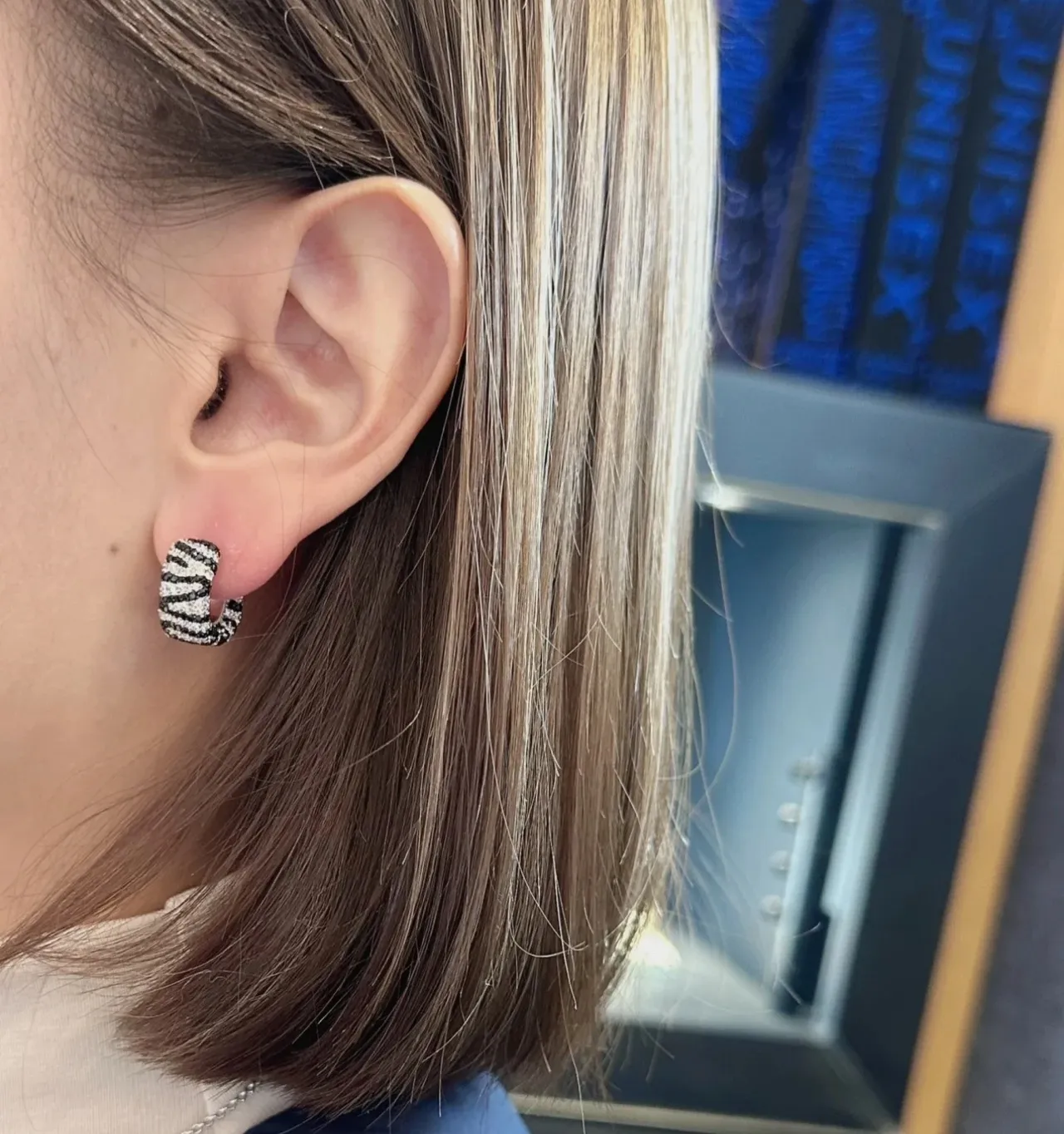 Pavé-Set Striped Hoop Earrings 4