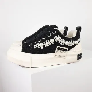 حذاء رياضي low-top منصة كريمي أعلى أسود متموج مزين بفصوص اللؤلؤي