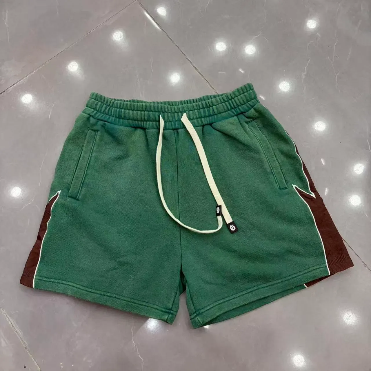 Red Brown Drawstring Waist Contrast Side Panels Shorts 17