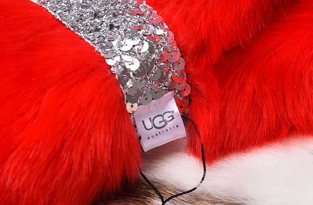 Cachecol vermelho de faux-fur peludo 8