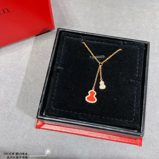 Red Gold Gourd-Shaped Pendant Pavé Halo Necklace 6