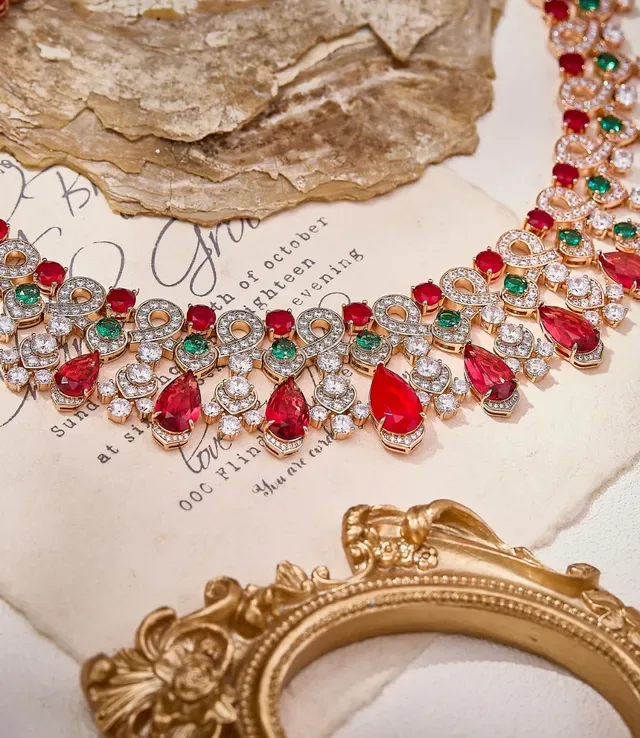 Red Green Bib-Style Multi-Gemstone Necklace 3