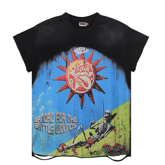 Camiseta gráfica desgastada ROUGHPLAY Tirita para las heridas de batalla 4