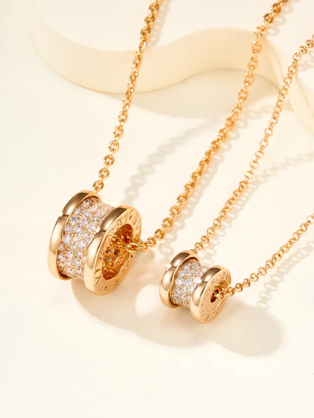 Collares con colgantes de barril Pavé en tono plata y oro 2