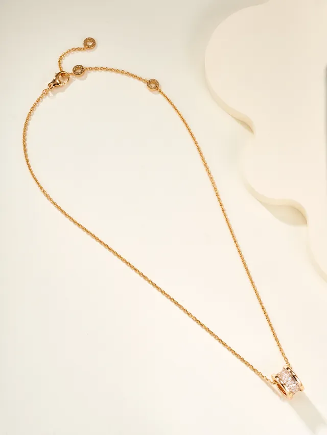 Collares con colgantes de barril Pavé en tono plata y oro 16