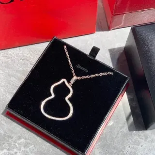 قلادة فضية سوداء شكل قرع حافة Pavé-Set