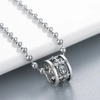 Collier avec pendentif cylindrique en argent floral ajouré