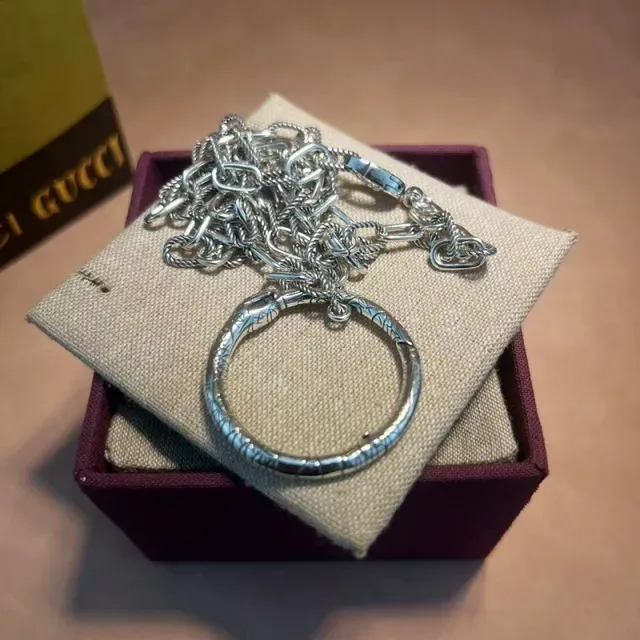 Silver Oval-Link Chain Circular Ring Pendant Necklace 4