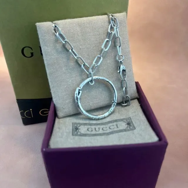 Silver Oval-Link Chain Circular Ring Pendant Necklace 8