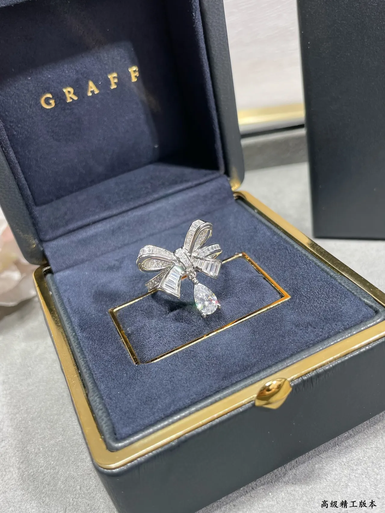 Silver Transparent Bow-Shaped Baguette-Cut Ring 8
