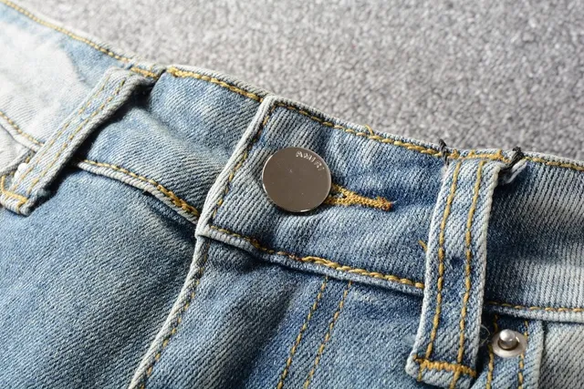 Star-Appliqué Distressed Light-Wash Slim Fit Jeans 3