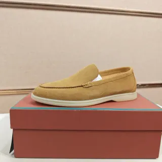 Mocassins Moc-Toe de camurça cor tan, slip-on
