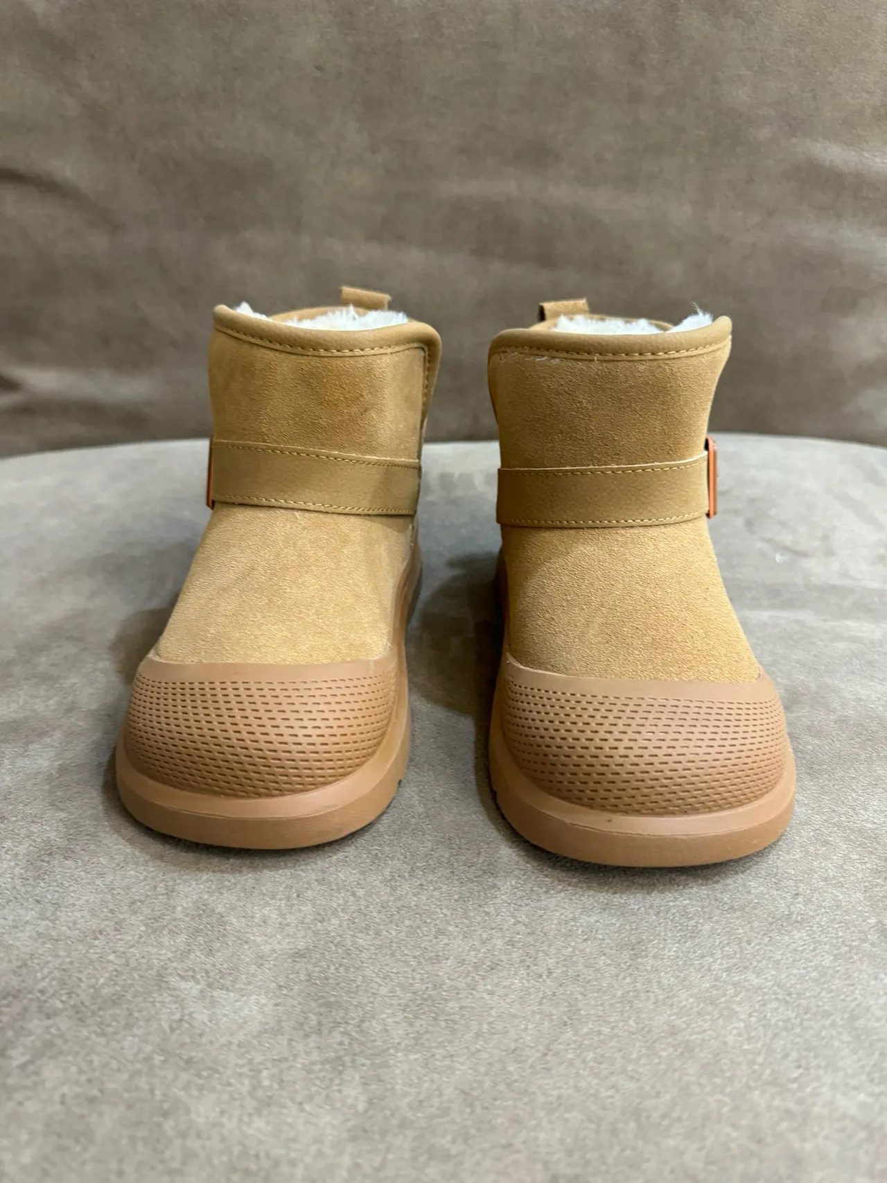 棕色麂皮羊毛衬里扣带雪靴 10