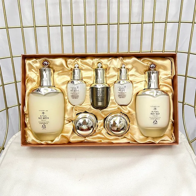 L'histoire de Whoo Cheongidan Radiante Ensemble Spécial Parfum 5