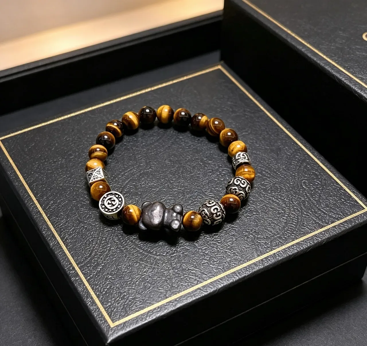 Bracelet en perles d'Oeil de Tigre et métal argenté 9