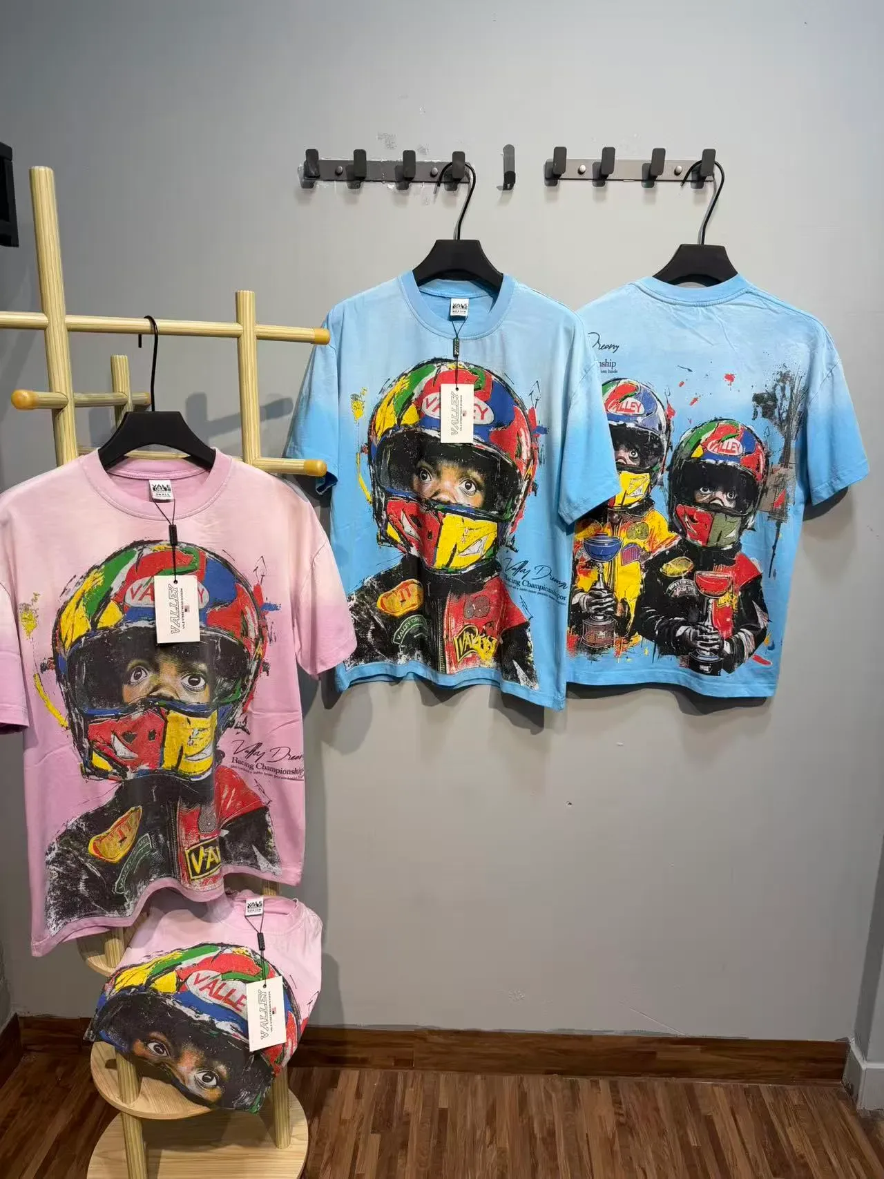 VALLEY Racing Helmet Graphic Gradient T-Shirt 14