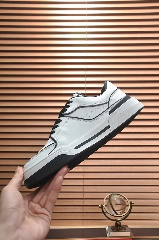 Tênis Lifestyle de Baixo Branco e Preto com Costuras Contrastantes 6