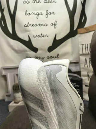 白色灰色网面低帮泡沫中底运动鞋 3