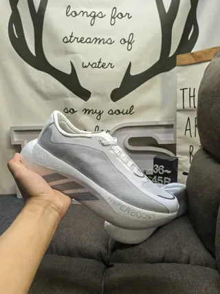白色灰色网面低帮泡沫中底运动鞋 5