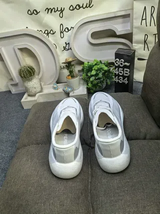 白色灰色网面低帮泡沫中底运动鞋 8