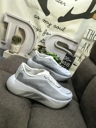 白色灰色网面低帮泡沫中底运动鞋 9