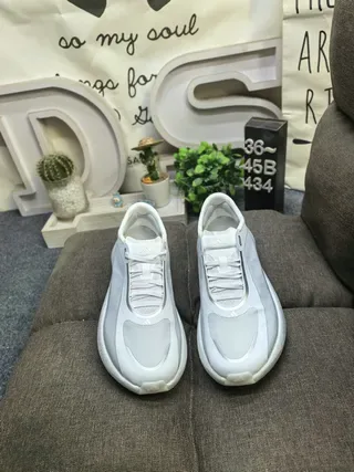 白色灰色网面低帮泡沫中底运动鞋 10