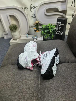 White Silver Oversized Sole Mesh And Metallic Overlay Construction Chunky Sneakers 6