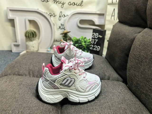 White Silver Oversized Sole Mesh And Metallic Overlay Construction Chunky Sneakers 11