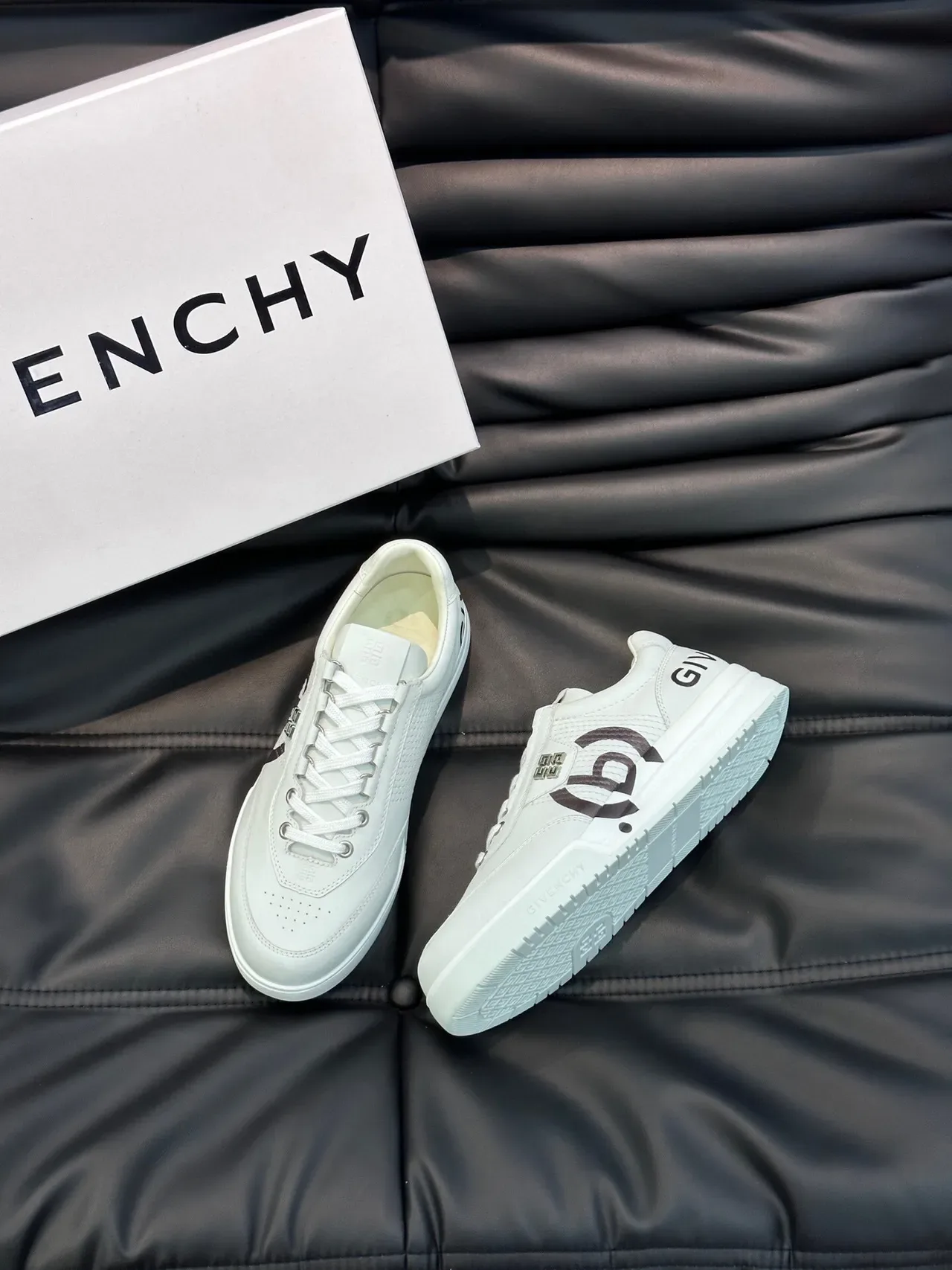 Givenchy City Sport Tênis Lifestyle Branco e Preto Gráfico 3