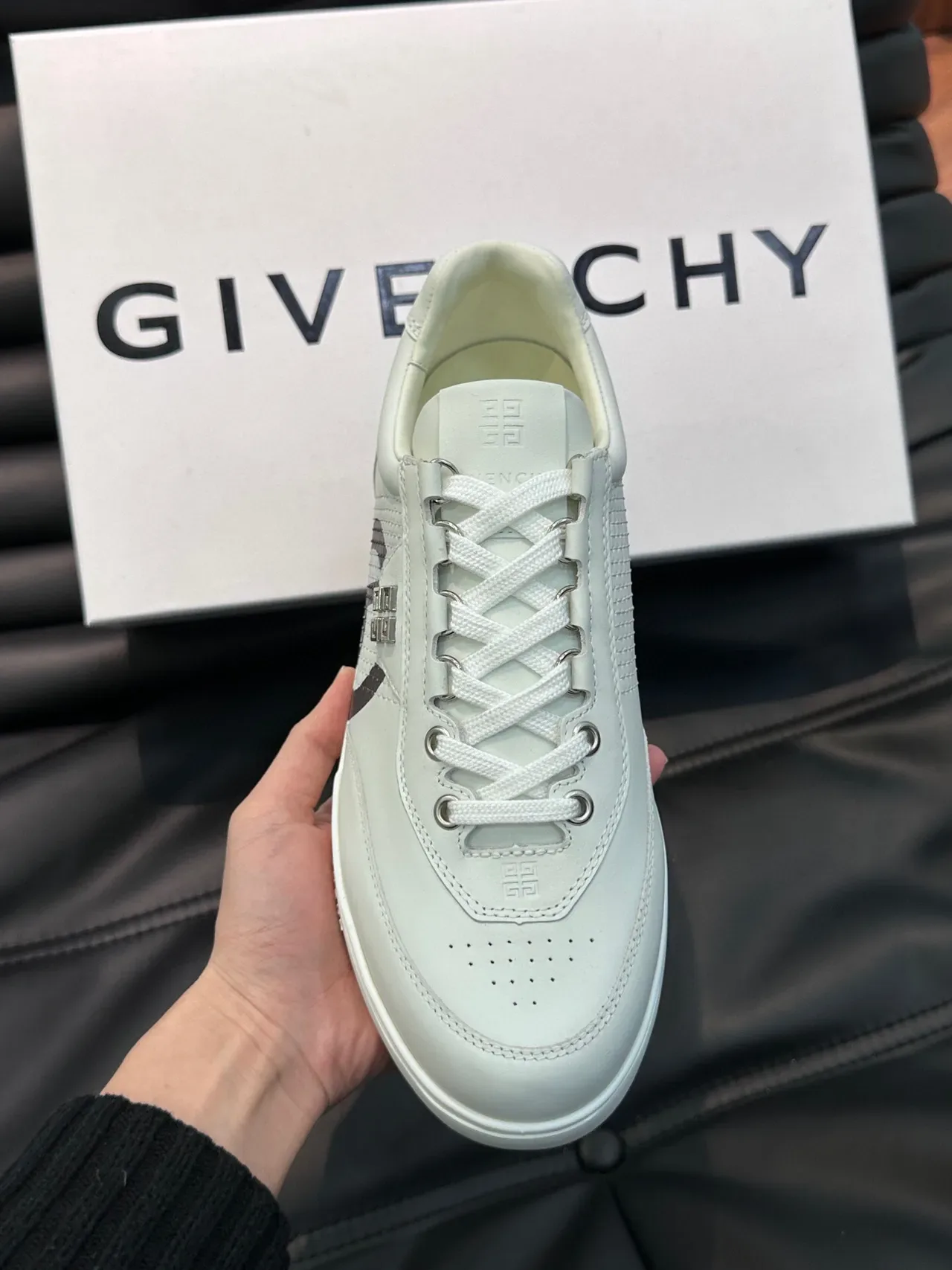 Givenchy City Sport Tênis Lifestyle Branco e Preto Gráfico 5