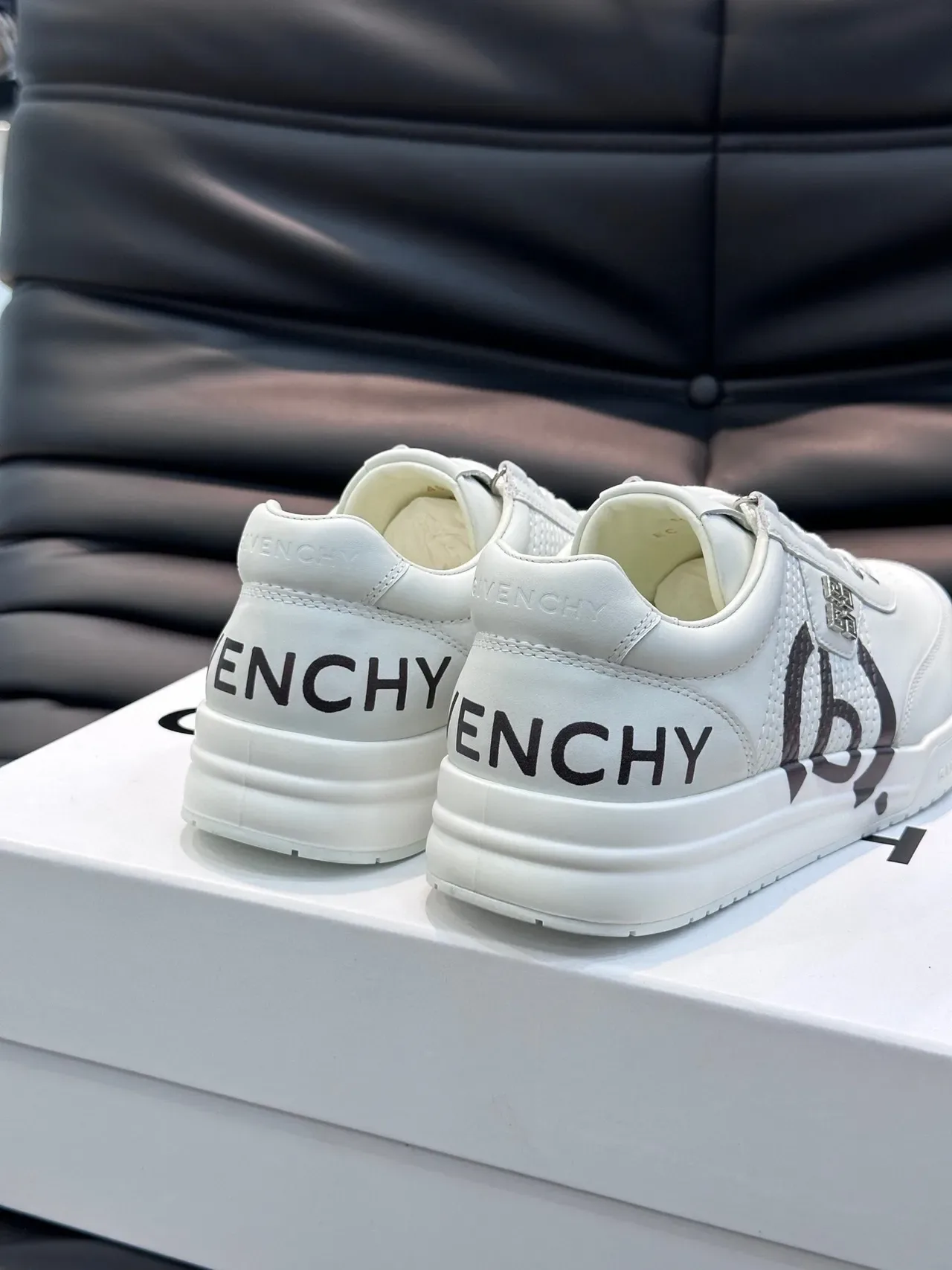 Givenchy City Sport Tênis Lifestyle Branco e Preto Gráfico 7