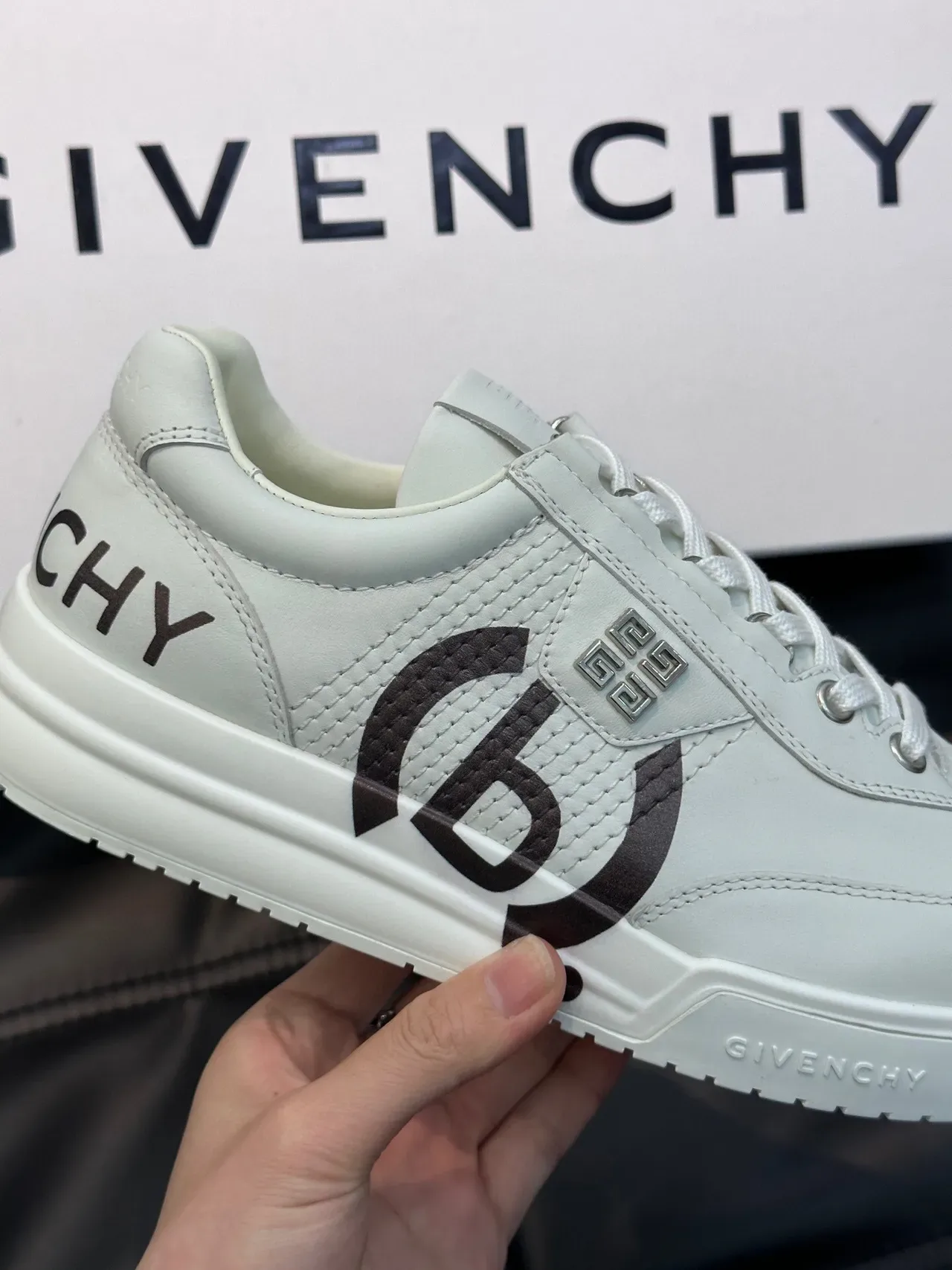 Givenchy City Sport Tênis Lifestyle Branco e Preto Gráfico 8