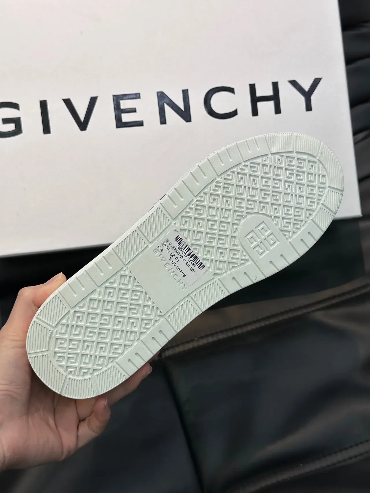 Givenchy City Sport Tênis Lifestyle Branco e Preto Gráfico 9
