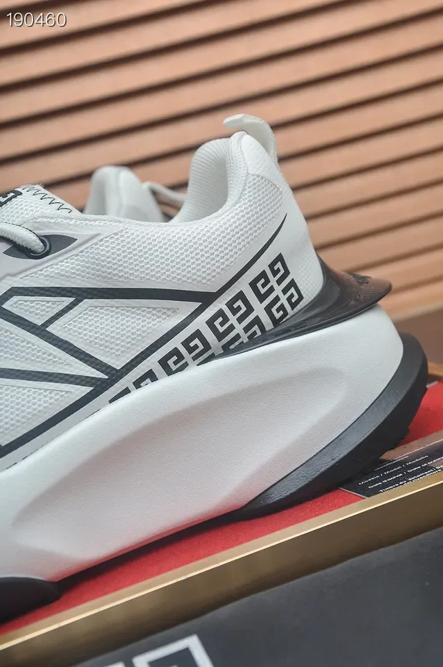 Givenchy Spectre Branco e Preto tênis lifestyle geométrico 4