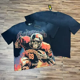 T-shirt noir usé Godspeed avec graphique joueur de football crâne
